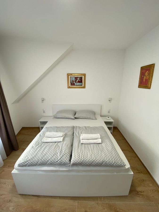 Prenociste Stari Grad - Old Town Hotel Tuzla Exterior photo