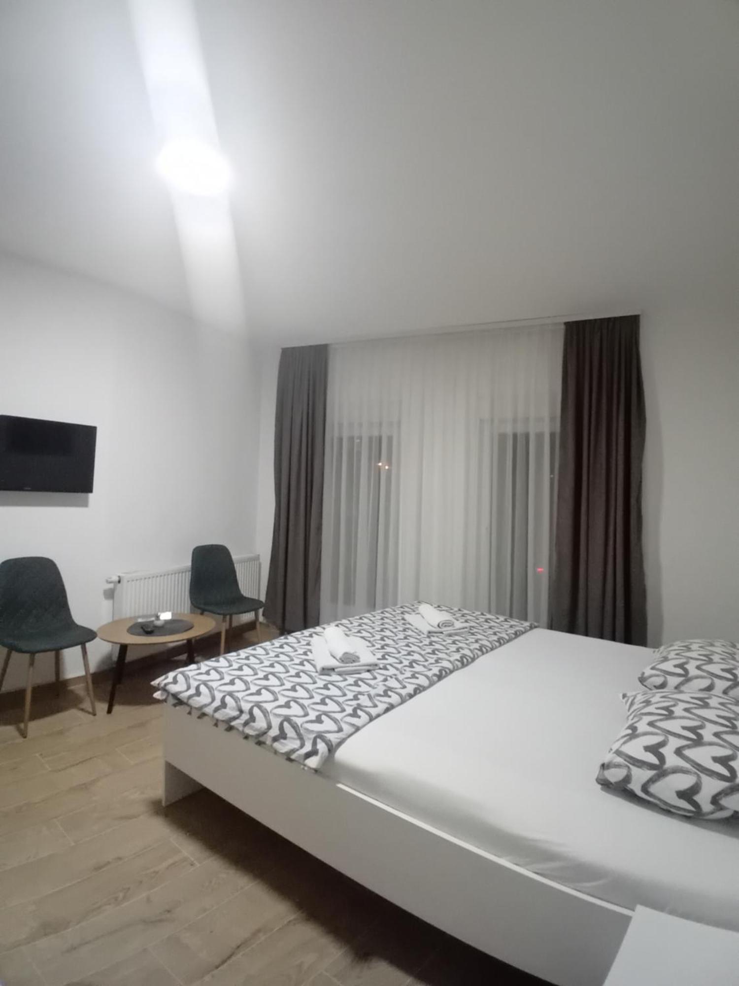 Prenociste Stari Grad - Old Town Hotel Tuzla Exterior photo