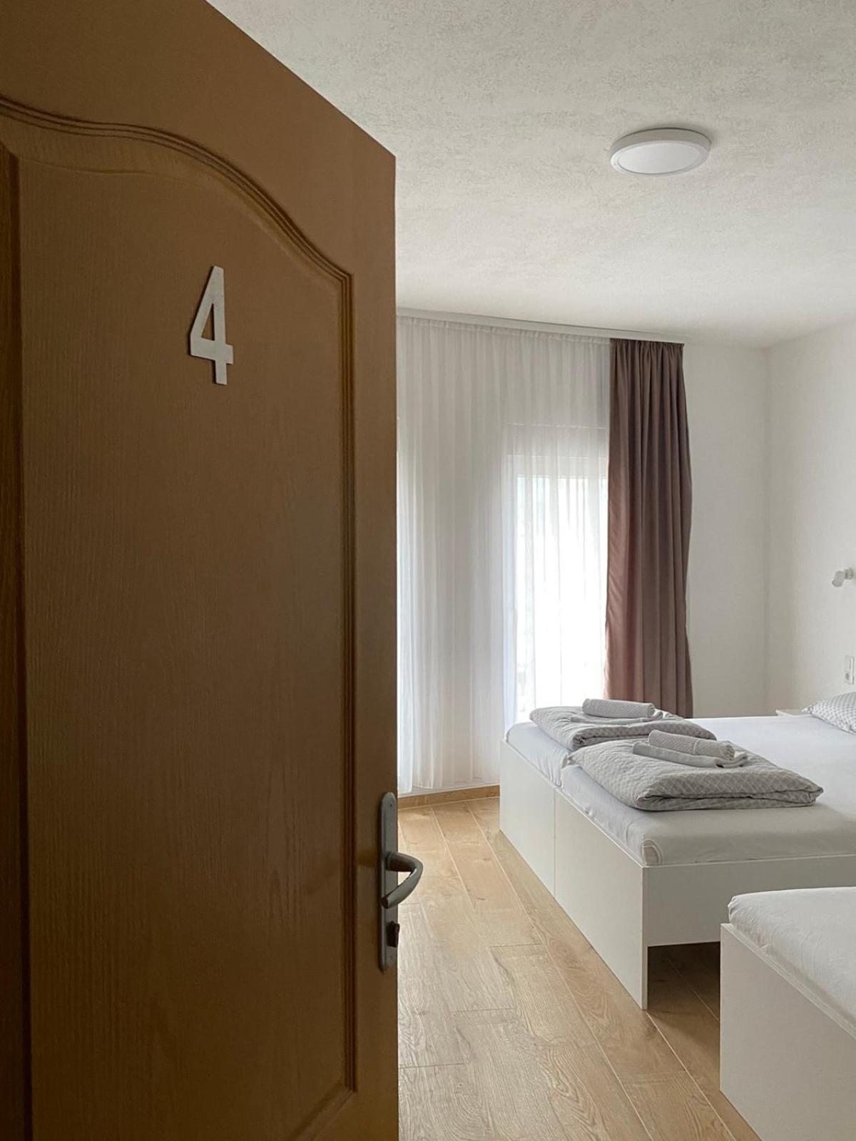 Prenociste Stari Grad - Old Town Hotel Tuzla Exterior photo