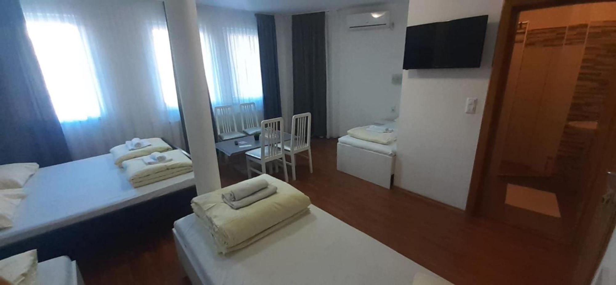 Prenociste Stari Grad - Old Town Hotel Tuzla Exterior photo