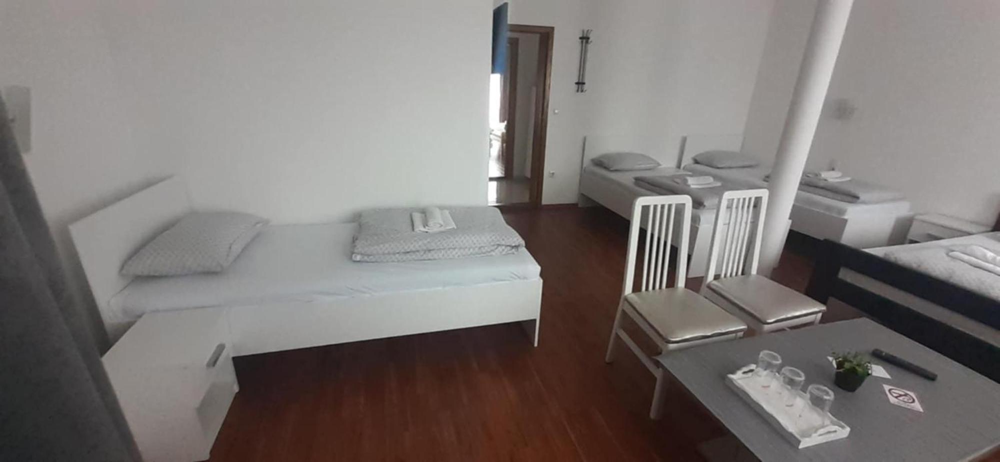 Prenociste Stari Grad - Old Town Hotel Tuzla Exterior photo